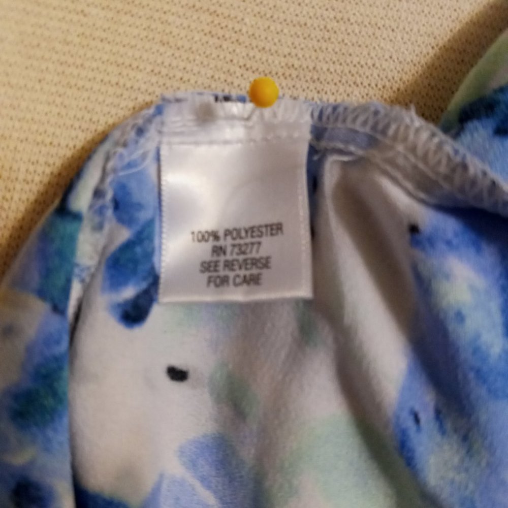 Button Floral Top - Picture 11 of 14
